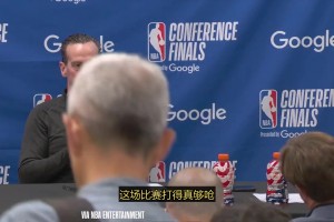 你还笑得出来啊？阿特金森赛后采访 似乎一开始还带着微笑